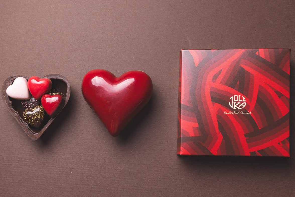 לב שוקולד אישי שבתוכו 6 לבבות קטנים